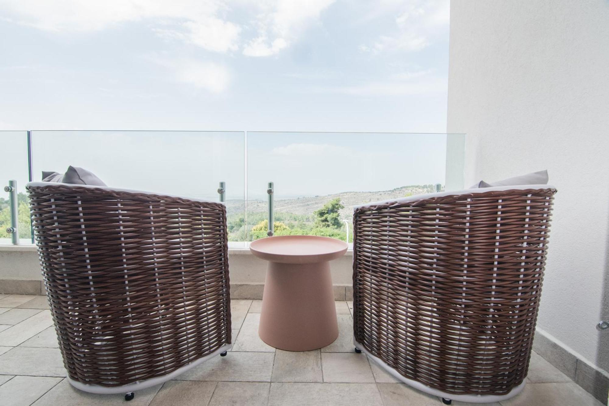Almond Hotel - Adults Only Neve Ilan Exteriör bild